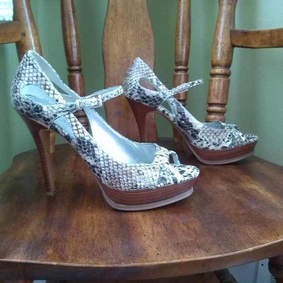 Guess Snakeskin Stillettos - Picture 3 of 8